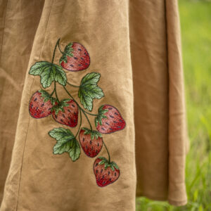 jupe broderies fraises