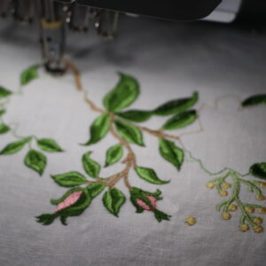 broderie boutons de roses